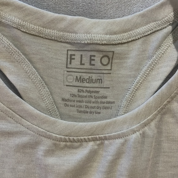 NWT FLEO Got Your Back Tank Glacier Grey Size Medium - Picture 2 of 4